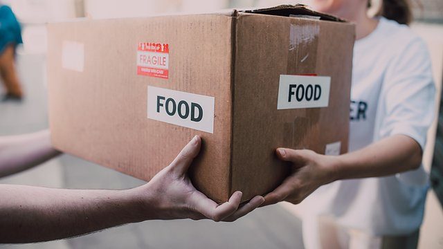 Hands food box