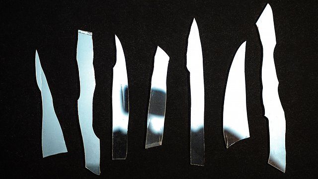 Mirror shards graphic